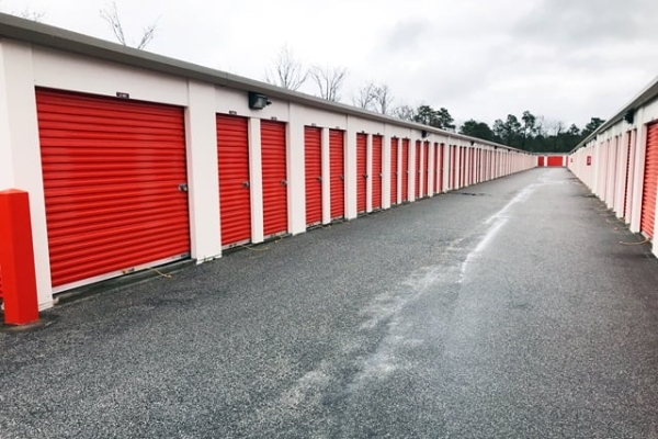 Facility photo: //images.sparefoot.com/medium/215723687f9190ed032.jpg
