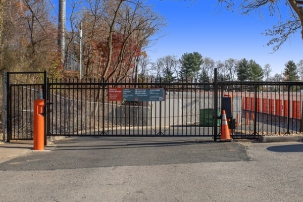 Facility photo: //images.sparefoot.com/medium/215725691736e35b4f0.jpg