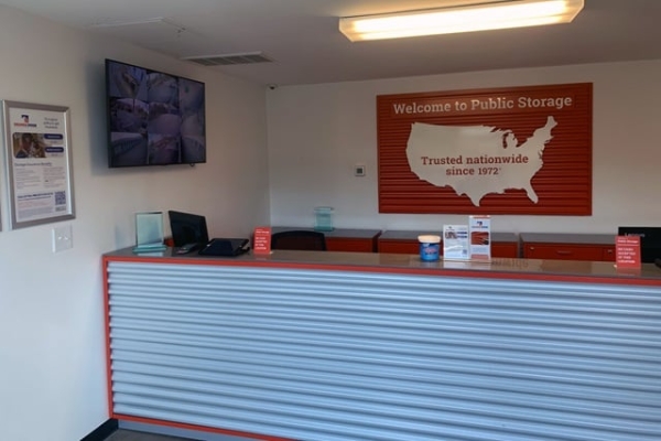 Facility photo: //images.sparefoot.com/medium/21572669f5f8fd22040.jpg