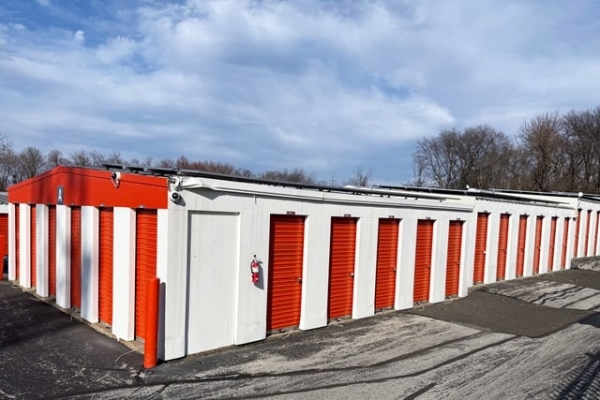 Facility photo: //images.sparefoot.com/medium/2157296880ddb252b07.jpg
