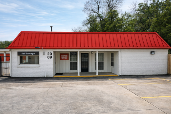 Facility photo: //images.sparefoot.com/medium/21573469e4d661dcc98.jpg