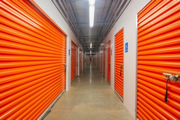 Facility photo: //images.sparefoot.com/medium/215735687ceacf5d5b4.jpg