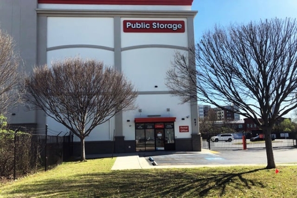 Facility photo: //images.sparefoot.com/medium/215737689c8e7c345b7.jpg