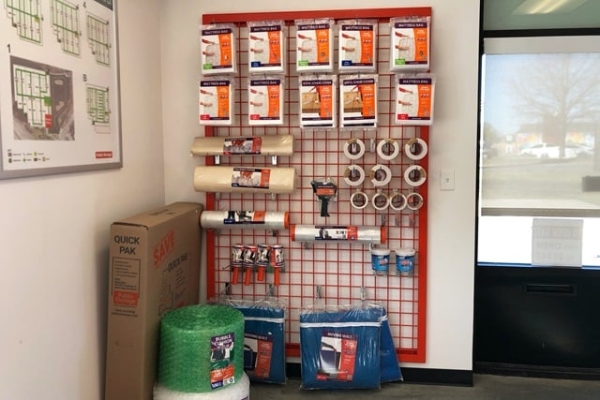 Facility photo: //images.sparefoot.com/medium/215737689c8e7e67436.jpg