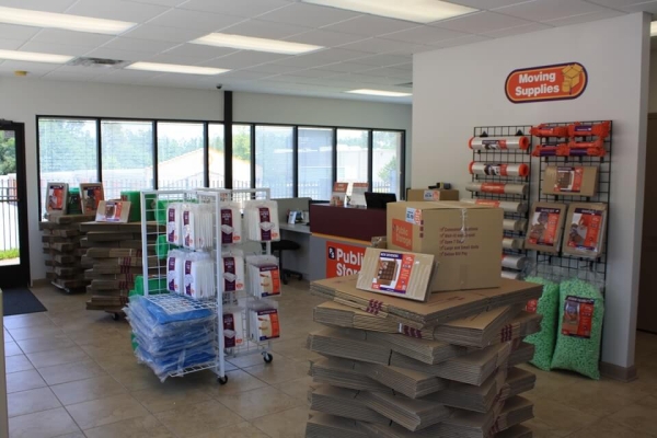 Facility photo: //images.sparefoot.com/medium/21573869f4a9271a476.jpg