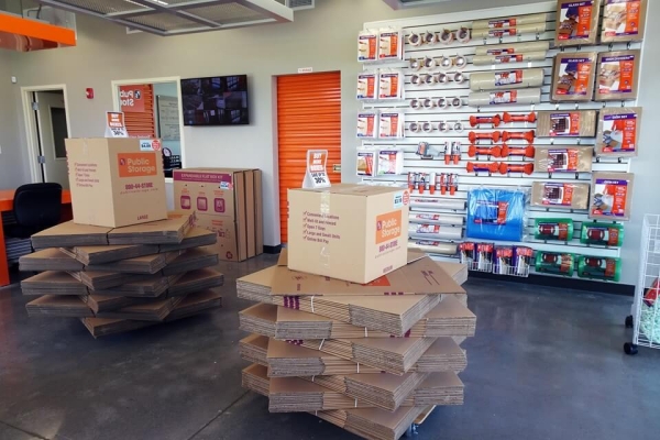 Facility photo: //images.sparefoot.com/medium/21573969f748b032fd4.jpg