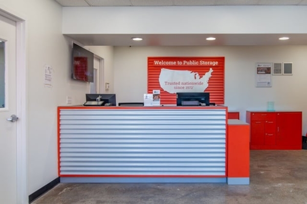 Facility photo: //images.sparefoot.com/medium/215742687a46167c9da.jpg