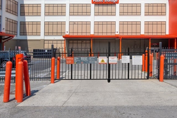 Facility photo: //images.sparefoot.com/medium/215742695680f6bc0f2.jpg