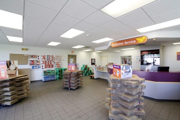 Facility photo: //images.sparefoot.com/medium/215743688cbde634f14.jpg