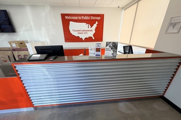 Facility photo: //images.sparefoot.com/medium/21574369ff332ae8c6c.jpg