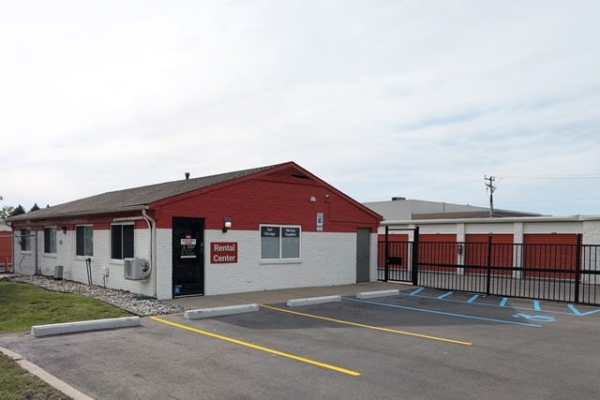 Facility photo: //images.sparefoot.com/medium/2157456877a3a5d3d22.jpg