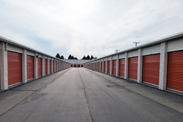 Facility photo: //images.sparefoot.com/medium/2157456877a3a6c7f93.jpg