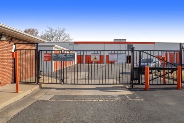 Storage Units at Public Storage - Woodbridge - 13887 Smoketown Road - 13887 Smoketown Road