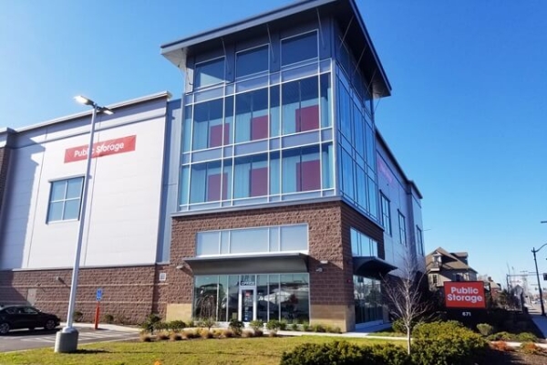 Facility photo: //images.sparefoot.com/medium/215749691494e664f4e.jpg