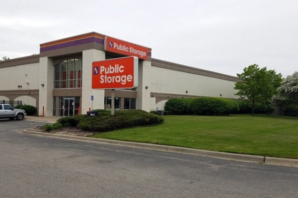 Storage Units at Public Storage - Southfield - 24000 Telegraph Road - 24000 Telegraph Road