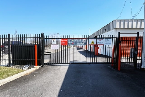 Storage Units at Public Storage - Milwaukee - 5014 S 13th Street - 5014 S 13th Street