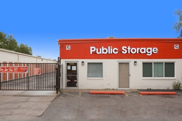 Facility photo: //images.sparefoot.com/medium/21576369f749eb73e88.jpg