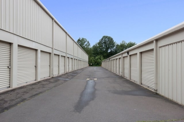 Facility photo: //images.sparefoot.com/medium/215764687b9ac933ffe.jpg