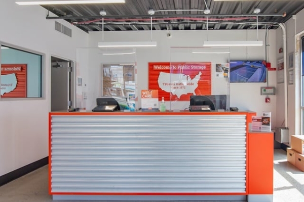 Facility photo: //images.sparefoot.com/medium/2157656878f4dc84639.jpg