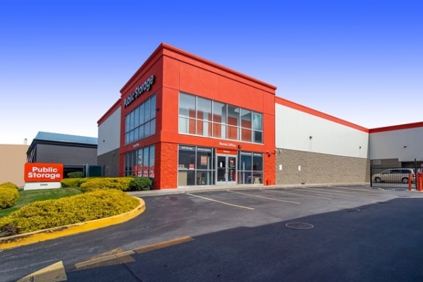 Facility photo: //images.sparefoot.com/medium/2157656a0b19135b3b1.jpg
