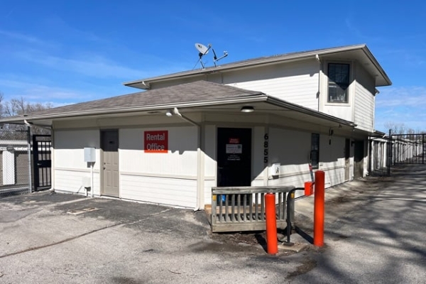 Storage Units at Public Storage - Shawnee - 6855 Hedge Lane Terrace - 6855 Hedge Lane Terrace