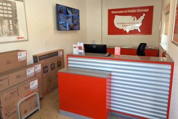Storage Units at Public Storage - Kansas City - 9820 Holmes Road - 9820 Holmes Road
