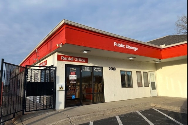 Facility photo: //images.sparefoot.com/medium/2157696880df74b24c3.jpg