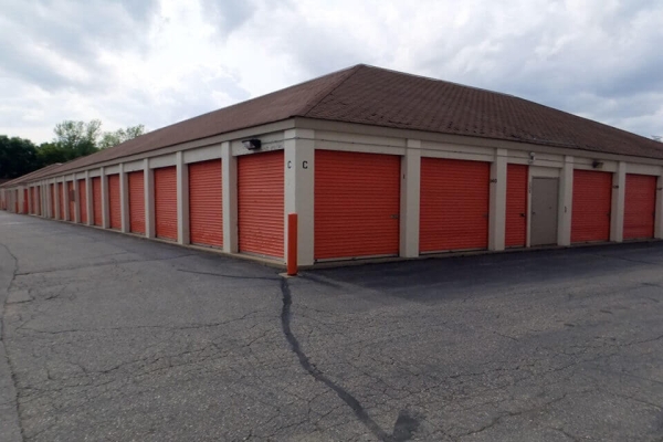 Facility photo: //images.sparefoot.com/medium/2157696880df7598c45.jpg