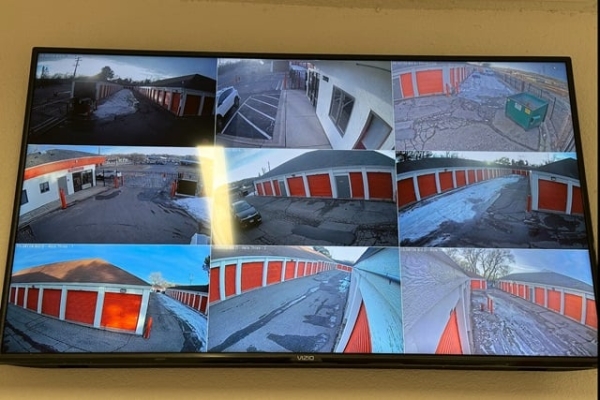 Facility photo: //images.sparefoot.com/medium/2157696984a5bab58ee.jpg