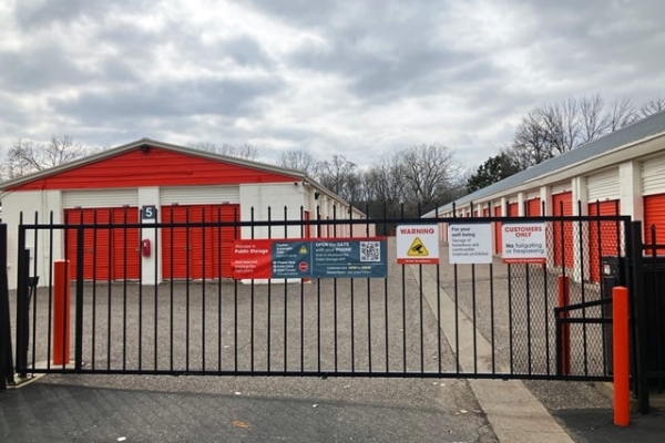 Facility photo: //images.sparefoot.com/medium/2157706878f6f775c79.jpg