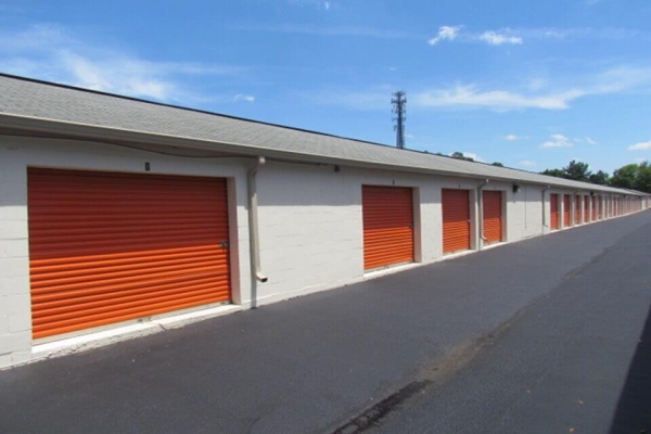 Facility photo: //images.sparefoot.com/medium/215773687b9ac8b7698.jpg