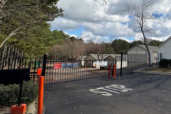 Facility photo: //images.sparefoot.com/medium/21577369076835621f9.jpg