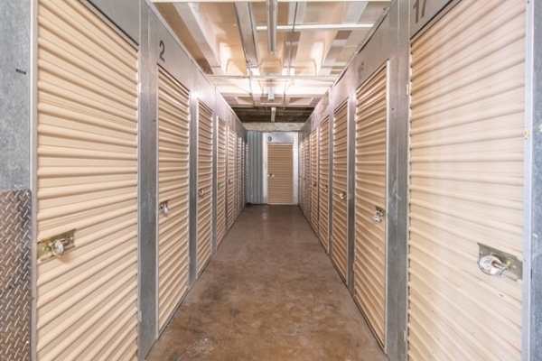 Storage Units at Public Storage - Chicago - 5733 North Broadway St - 5733 North Broadway St