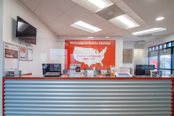 Facility photo: //images.sparefoot.com/medium/215780699081b2c3e38.jpg