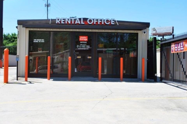 Facility photo: //images.sparefoot.com/medium/2157866a3fcab9a00ce.jpg