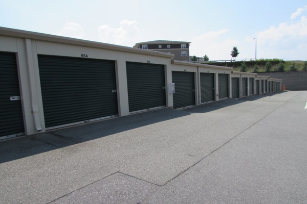 Facility photo: //images.sparefoot.com/medium/21578768ac5ff834ff0.jpg