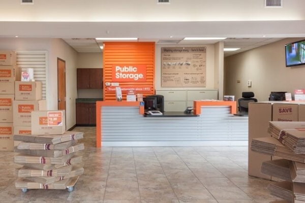 Facility photo: //images.sparefoot.com/medium/215791687b9afff3f34.jpg