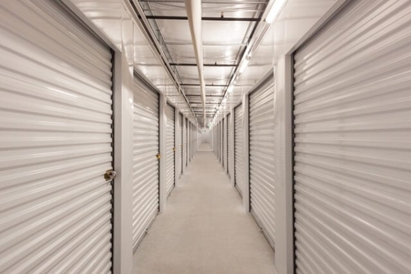 Facility photo: //images.sparefoot.com/medium/215792688cbc3a66449.jpg