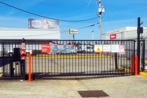 Storage Units at Public Storage - Metairie - 2930 Clearview Pkwy - 2930 Clearview Pkwy