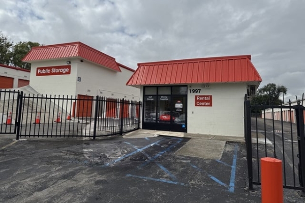 Facility photo: //images.sparefoot.com/medium/2158006910a47abfd59.jpg