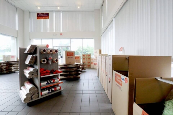 Facility photo: //images.sparefoot.com/medium/21580169f4a8d141d96.jpg