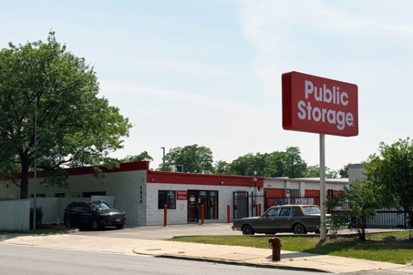 Facility photo: //images.sparefoot.com/medium/2158026893555fb3ca5.jpg