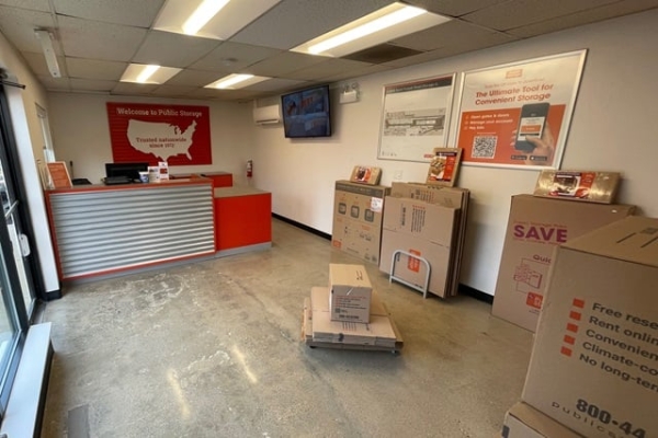 Facility photo: //images.sparefoot.com/medium/21580269fde16186501.jpg