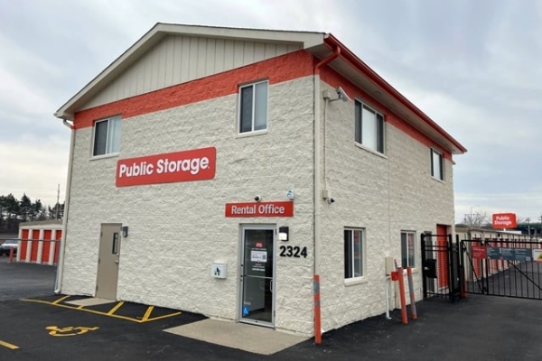Facility photo: //images.sparefoot.com/medium/21580969f5f9e8a17c3.jpg