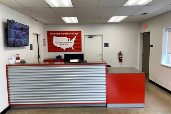 Facility photo: //images.sparefoot.com/medium/21580969f5f9ea5dfc2.jpg