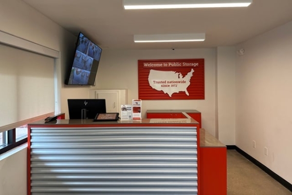 Facility photo: //images.sparefoot.com/medium/215811692c5111f0b46.jpg