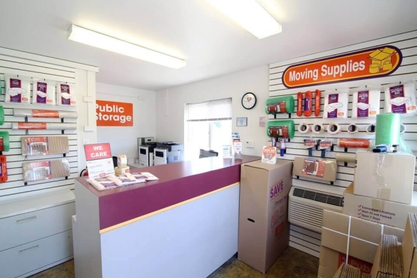 Facility photo: //images.sparefoot.com/medium/215814688cbde69a0a4.jpg