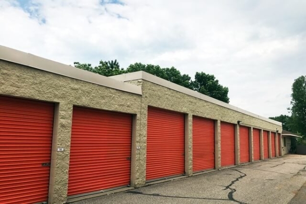 Facility photo: //images.sparefoot.com/medium/21581569f4aa0f53bfc.jpg