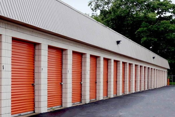 Facility photo: //images.sparefoot.com/medium/2158176990836743d22.jpg