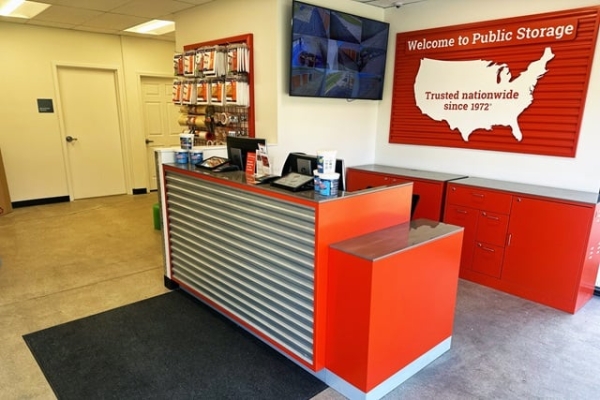 Storage Units at Public Storage - St Louis - 1550 North Lindbergh Blvd - 1550 North Lindbergh Blvd